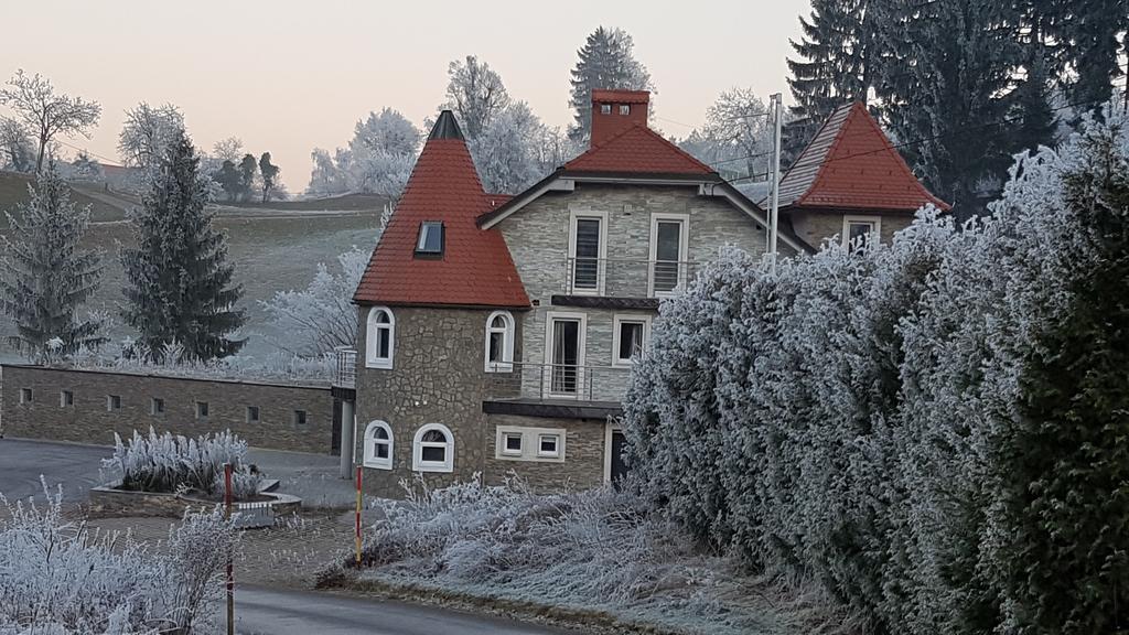 Gladiaterra Castle Hotell Smrecje Eksteriør bilde
